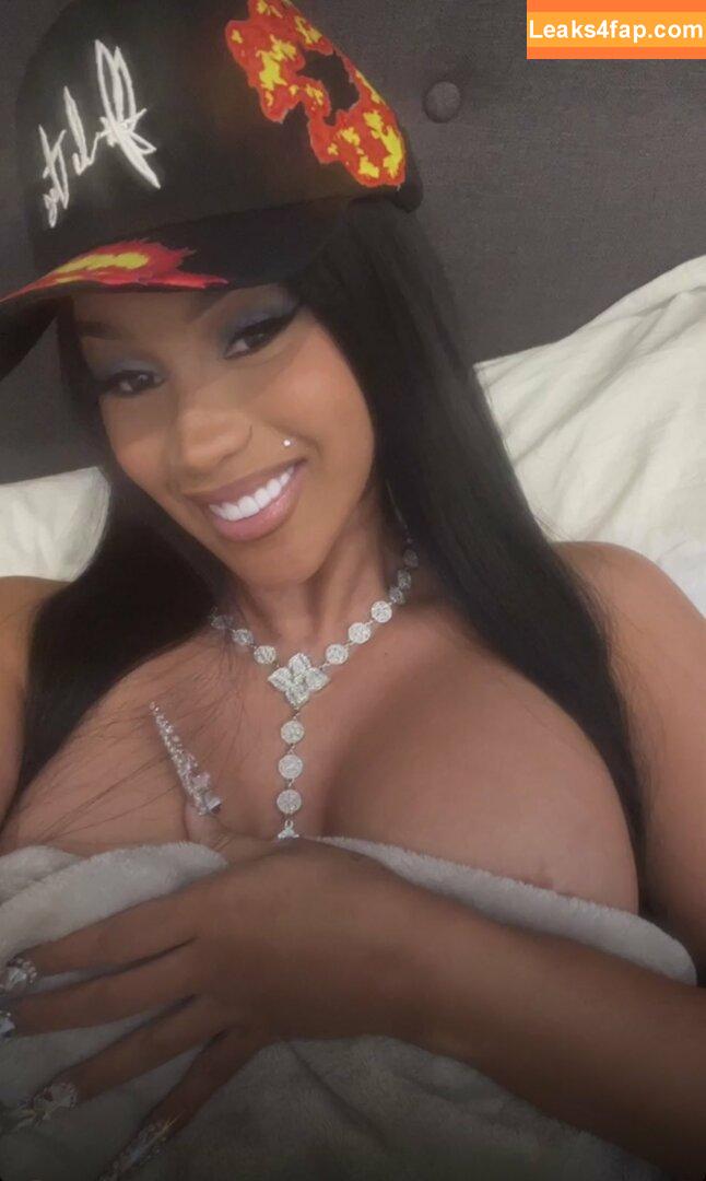 Cardi B / https: / iamcardib слитое фото фото #0296