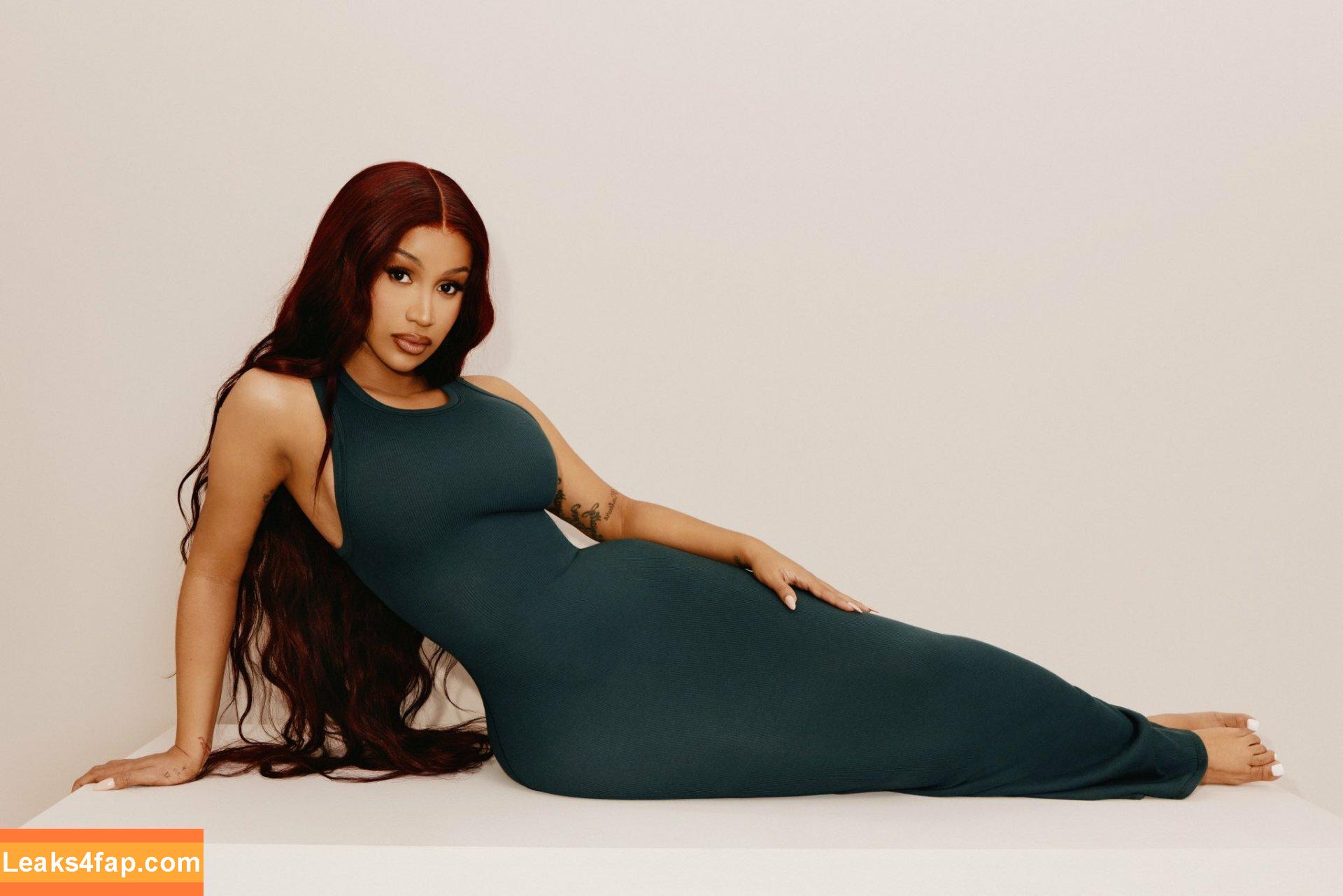 Cardi B / https: / iamcardib leaked photo photo #0297