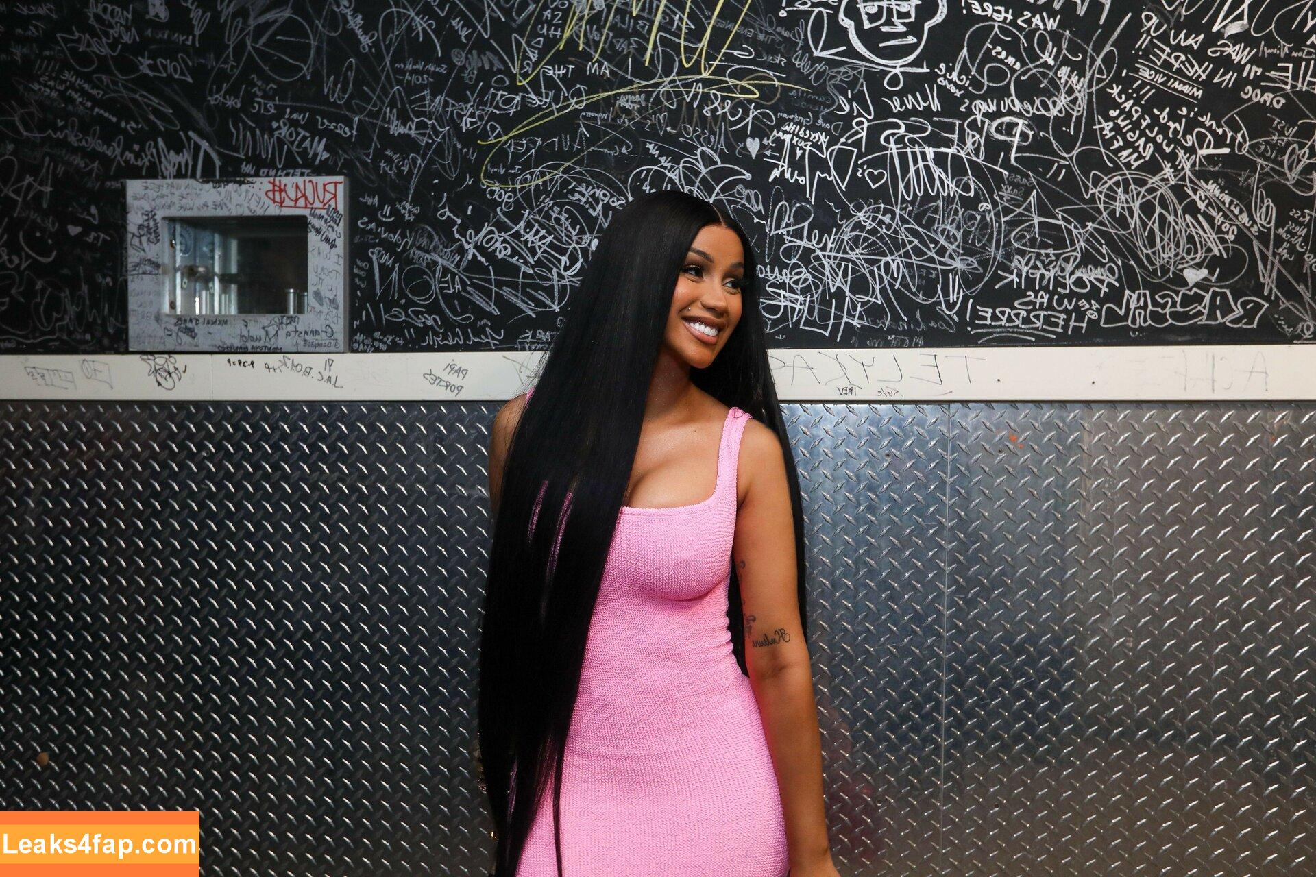 Cardi B / https: / iamcardib leaked photo photo #0314