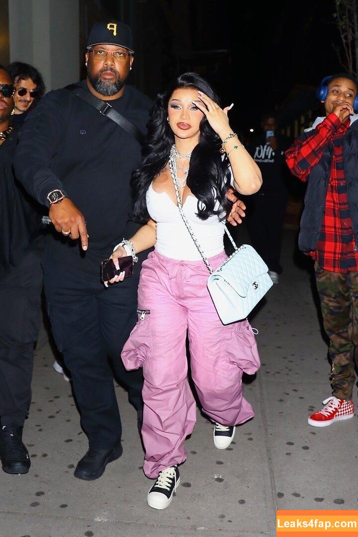 Cardi B / https: / iamcardib leaked photo photo #0394