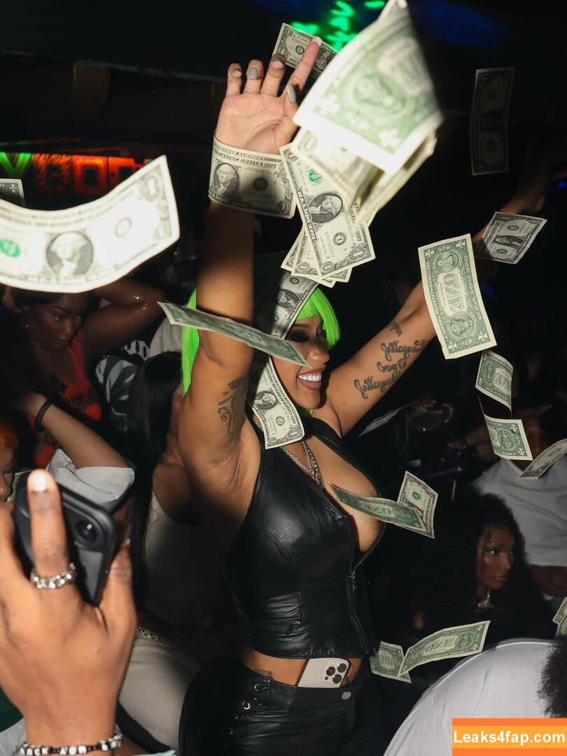 Cardi B / iamcardib leaked photo photo #0906