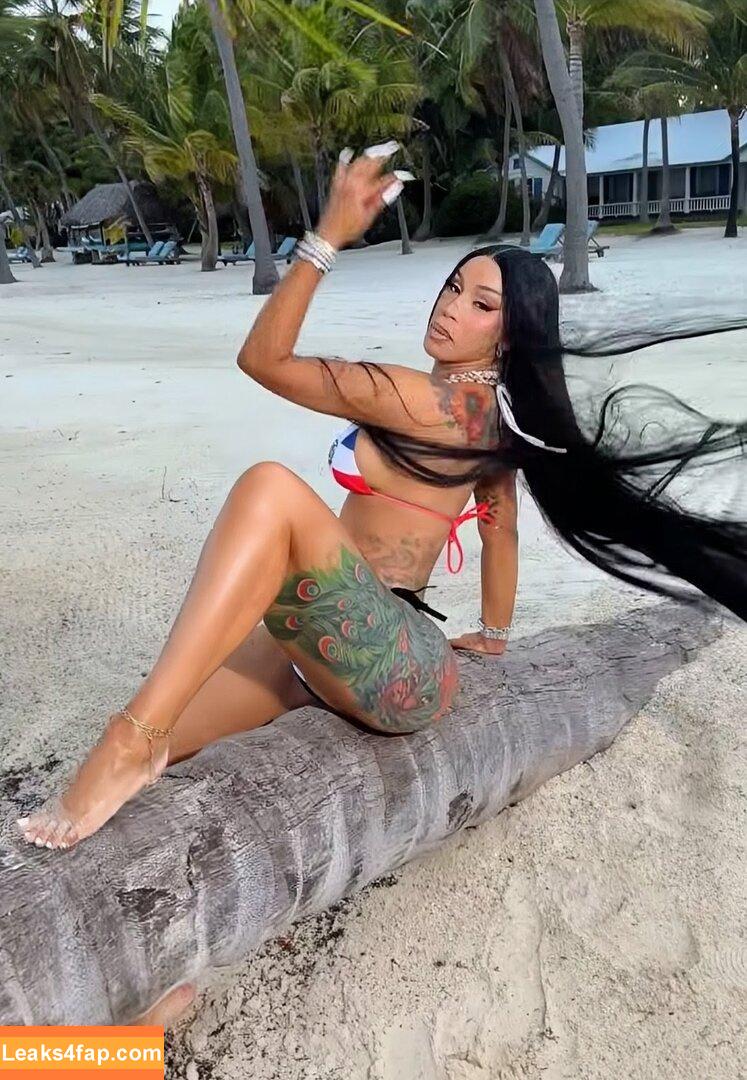 Cardi B / https: / iamcardib leaked photo photo #0928