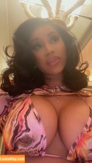 Cardi B photo #0049
