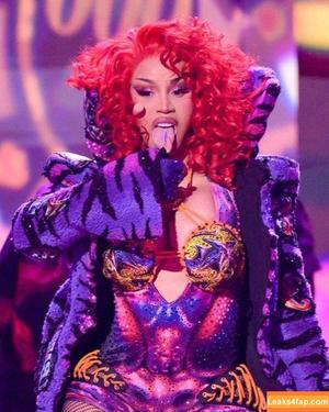 Cardi B photo #0916