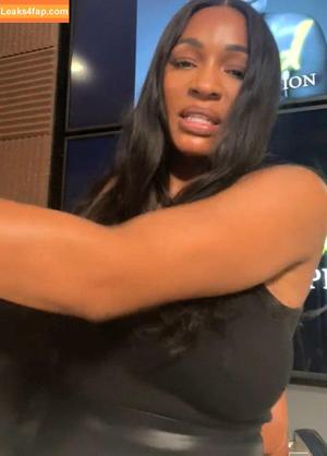 Cari Champion photo #0025