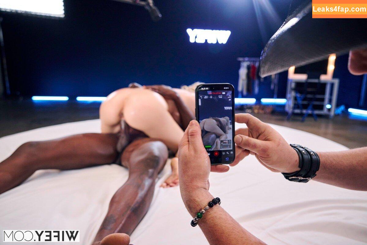 Carina Blair / blondebeautyqueen32 / carinablair2024 leaked photo photo #0005