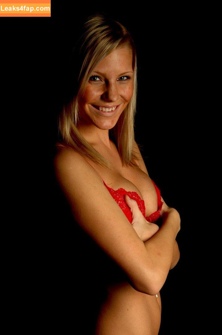 Carina Schwarz / carinaschwarz.at leaked photo photo #0008