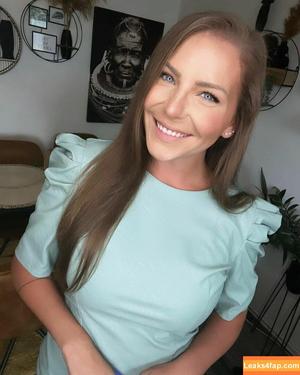 Carina Schwarz photo #0001