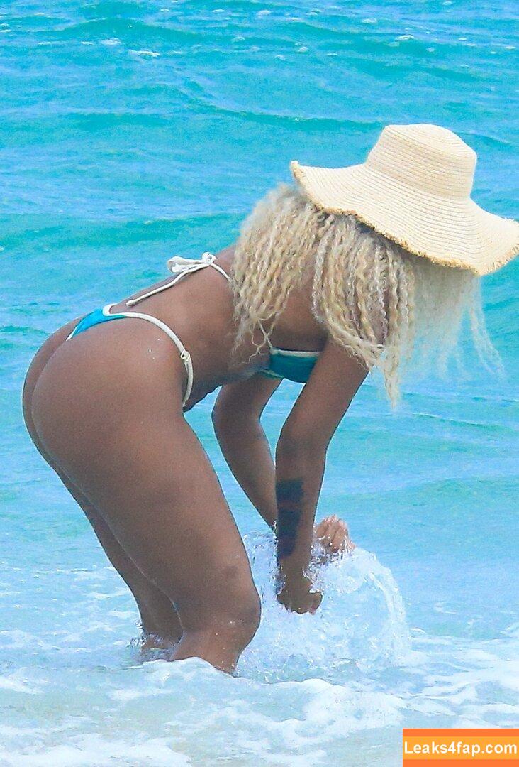 Cariúcha / cariuchaoficial leaked photo photo #0149