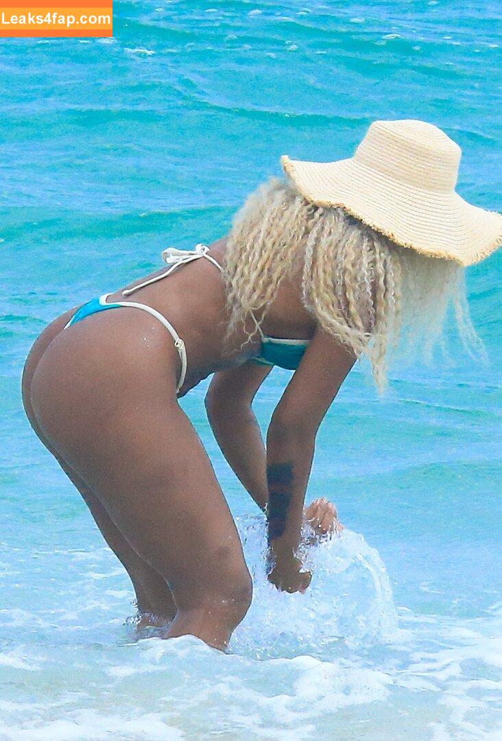 Cariúcha / cariuchaoficial leaked photo photo #0152