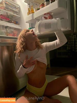 Carla Taylor photo #0194