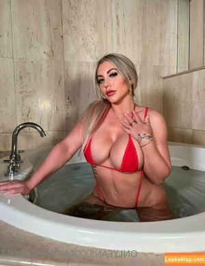 carlaboom photo #0511