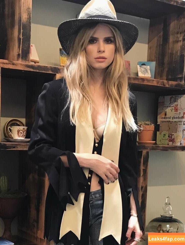 Carlson Young / carlsonyoung leaked photo photo #0012