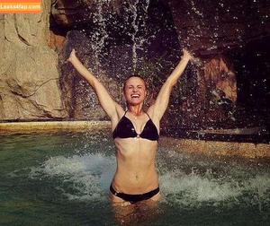 Carly Booth photo #0002