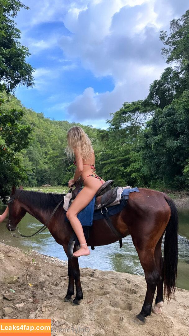 Carly_green / carly.green leaked photo photo #0019