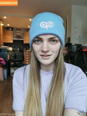 carlyraesummers photo #0013