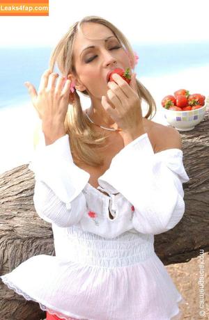 Carmen Garcia photo #2292