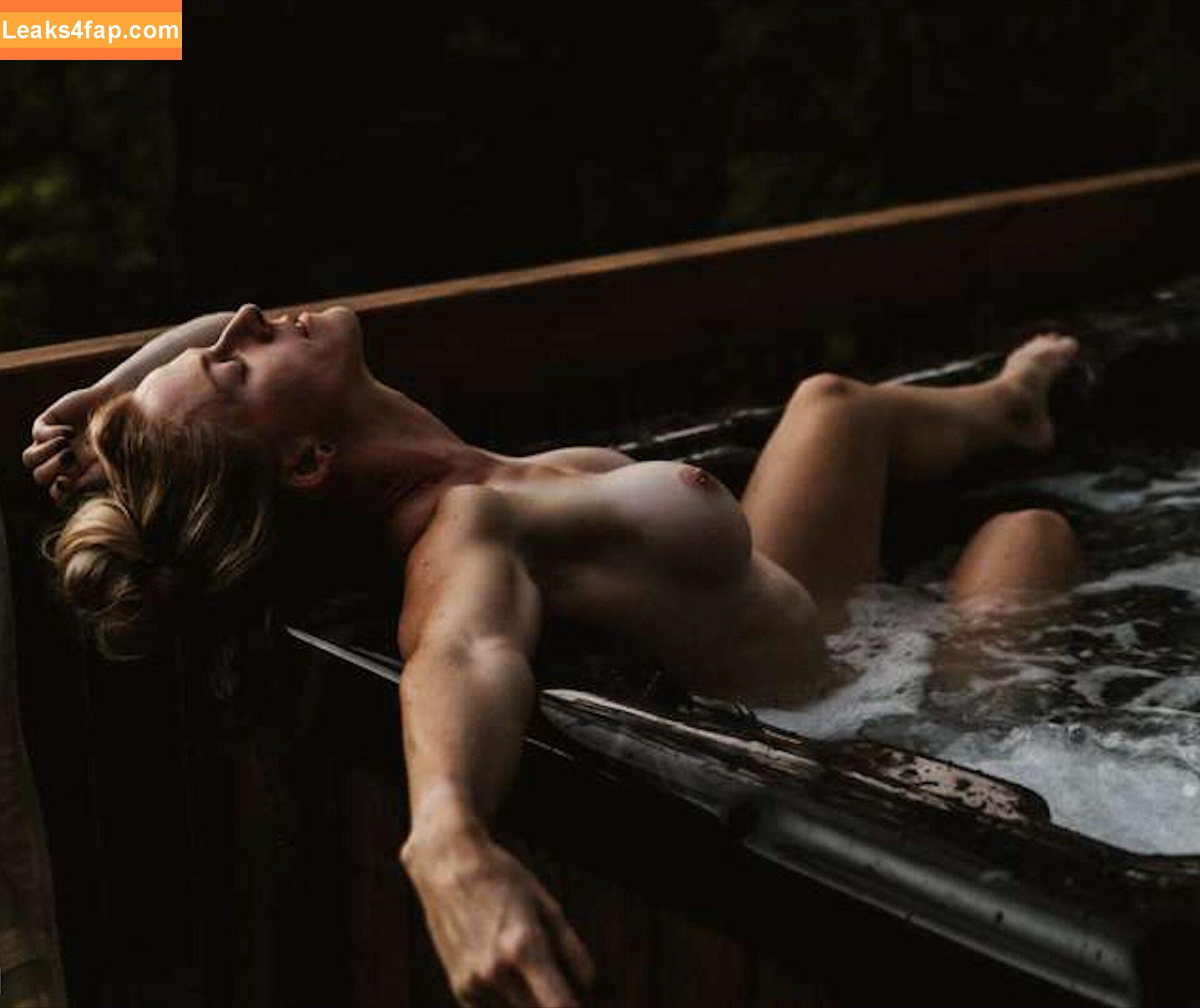 Carmilla Vess /  leaked photo photo #0006