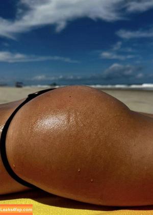 Carol Navarro photo #0001