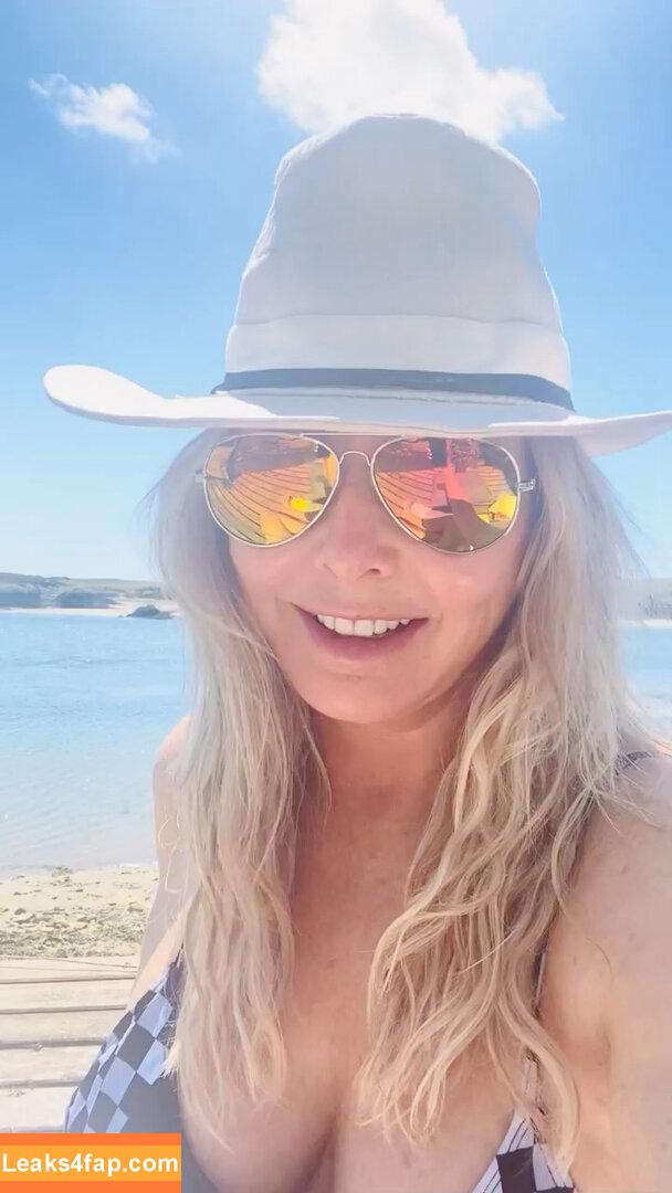 Carol Vorderman / carolvorders leaked photo photo #0302