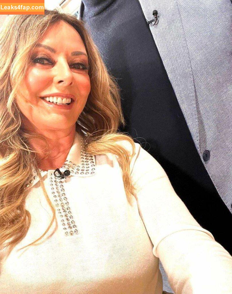 Carol Vorderman / carolvorders leaked photo photo #0484