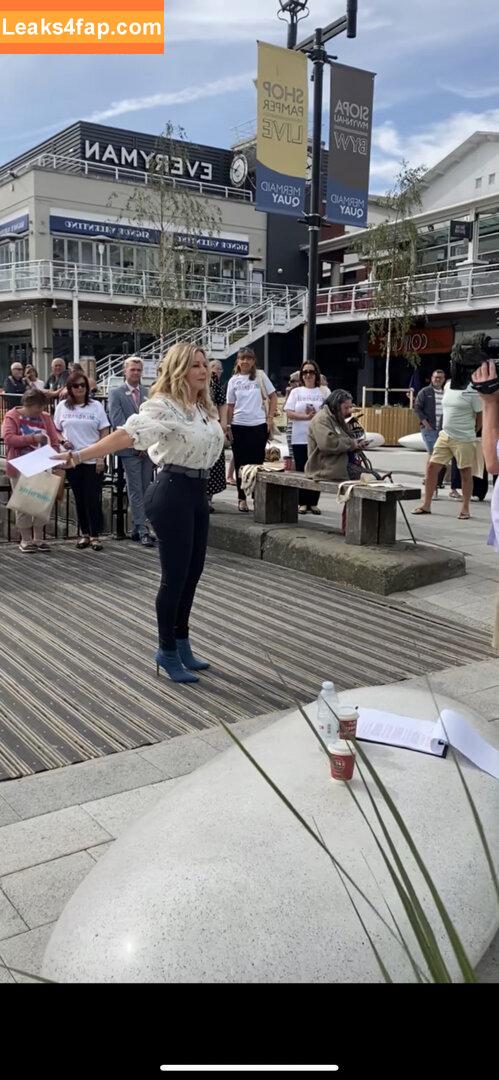 Carol Vorderman / carolvorders leaked photo photo #0638