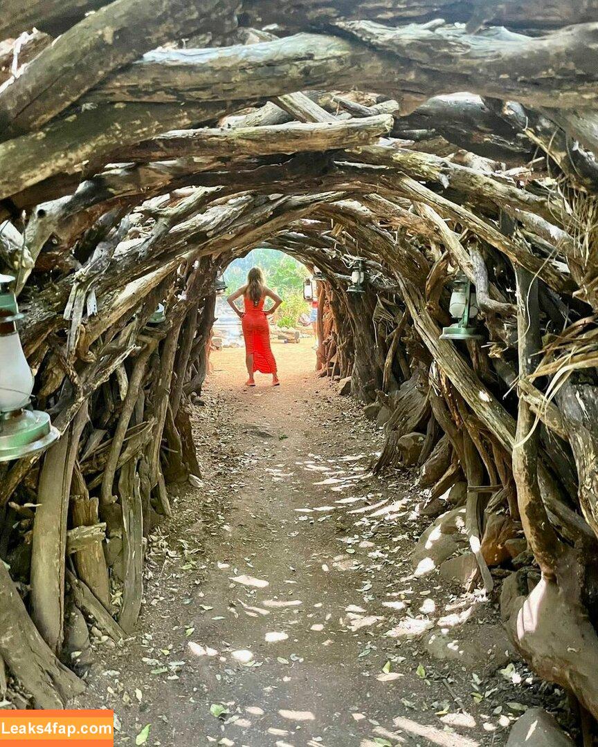 Carol Vorderman / carolvorders leaked photo photo #0853