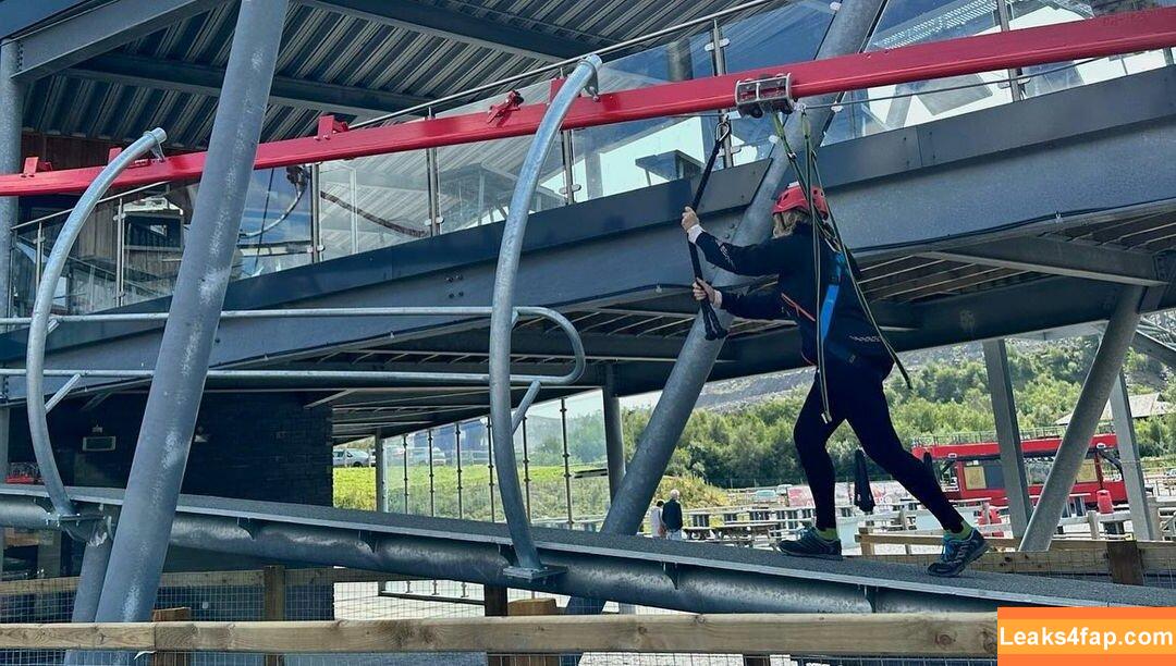 Carol Vorderman / carolvorders leaked photo photo #0929