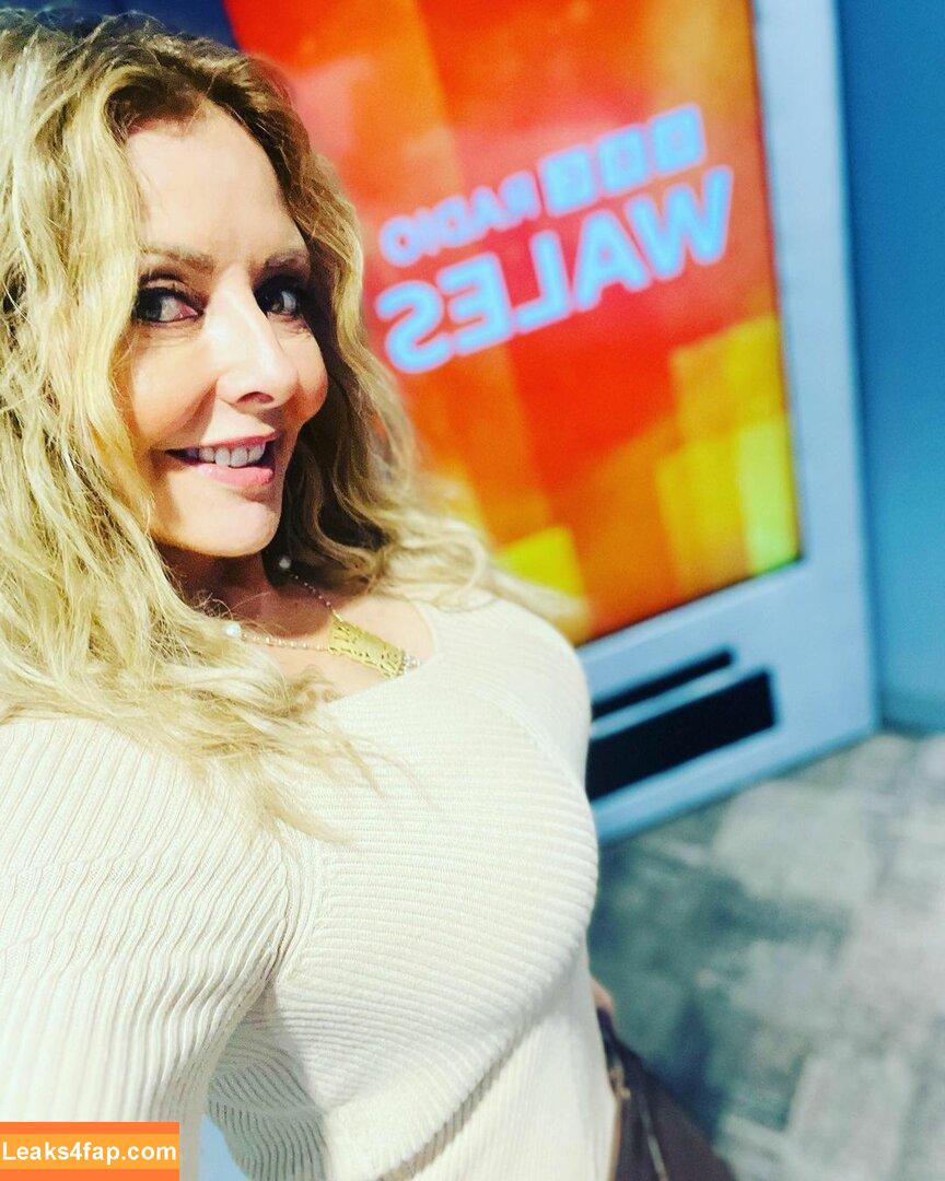 Carol Vorderman / carolvorders leaked photo photo #0967