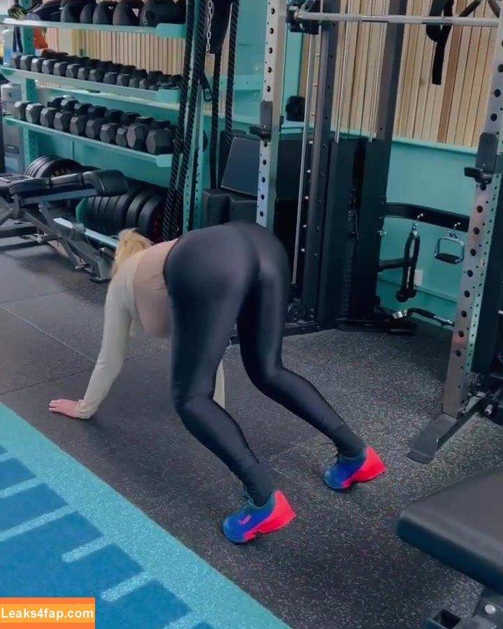 Carol Vorderman / carolvorders leaked photo photo #0971