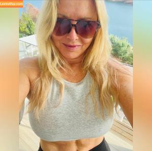 Carol Vorderman photo #0075