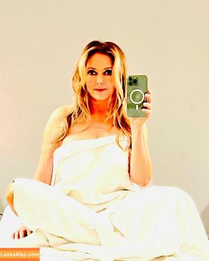 Carol Vorderman photo #0115