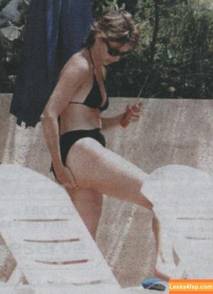 Carol Vorderman photo #0133