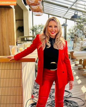 Carol Vorderman photo #0184
