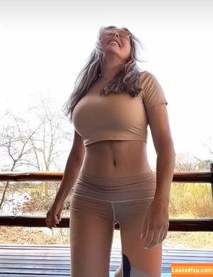 Carol Vorderman photo #0197