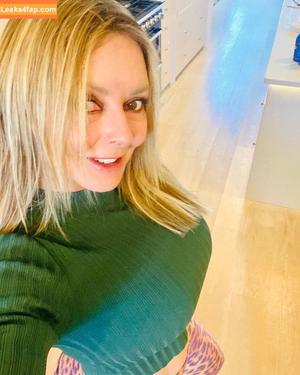 Carol Vorderman photo #0232