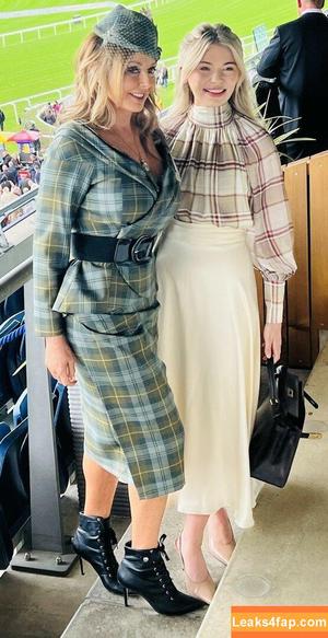 Carol Vorderman photo #0252