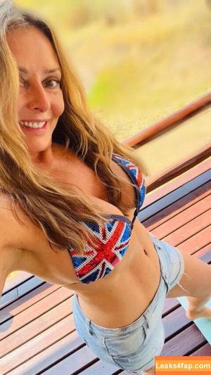Carol Vorderman photo #0352