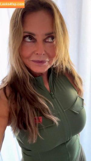 Carol Vorderman photo #0354