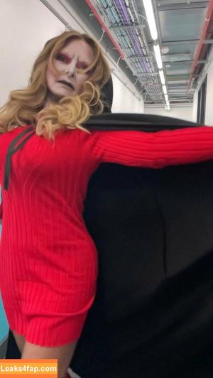 Carol Vorderman photo #0367