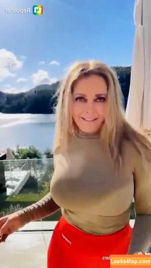 Carol Vorderman photo #0392