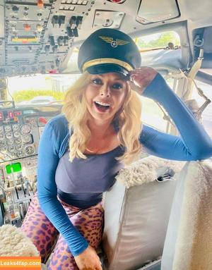 Carol Vorderman photo #0512