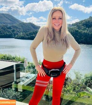 Carol Vorderman photo #0523