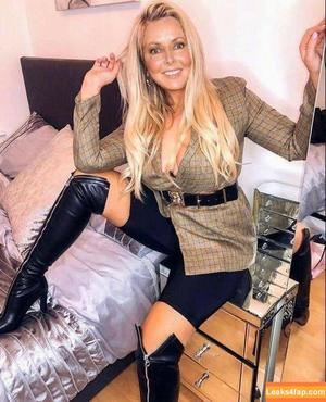 Carol Vorderman photo #0526