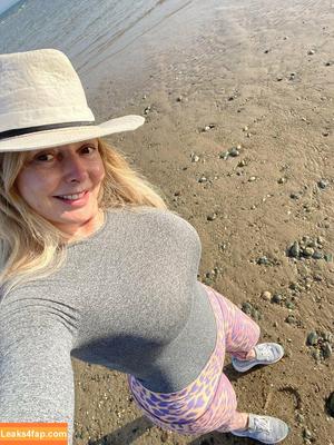 Carol Vorderman photo #0576