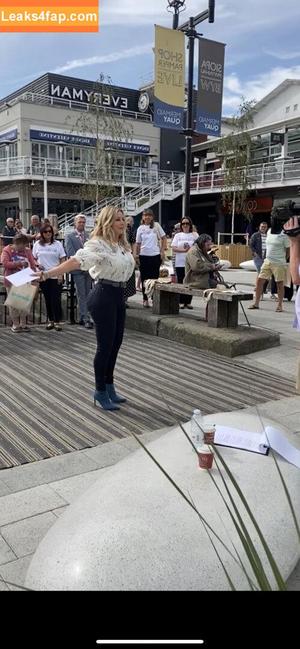 Carol Vorderman photo #0638