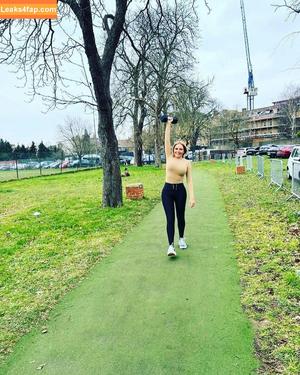 Carol Vorderman photo #0673