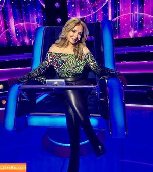Carol Vorderman photo #0681