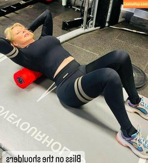 Carol Vorderman photo #0729