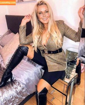 Carol Vorderman photo #0870